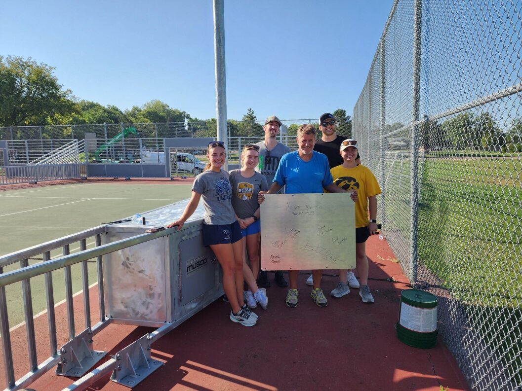 MuscoLighting's tweet photo. Several of our regional sales associates and Mini-Pitch Team Members enjoyed helping to install this Mini-Pitch System for the @CitySiouxFalls and the @Dakota_Alliance at Terrace Park. 
Read more about the project: https://t.co/PZBHYef1JW #TeamMusco https://t.co/0jgStwMtcT