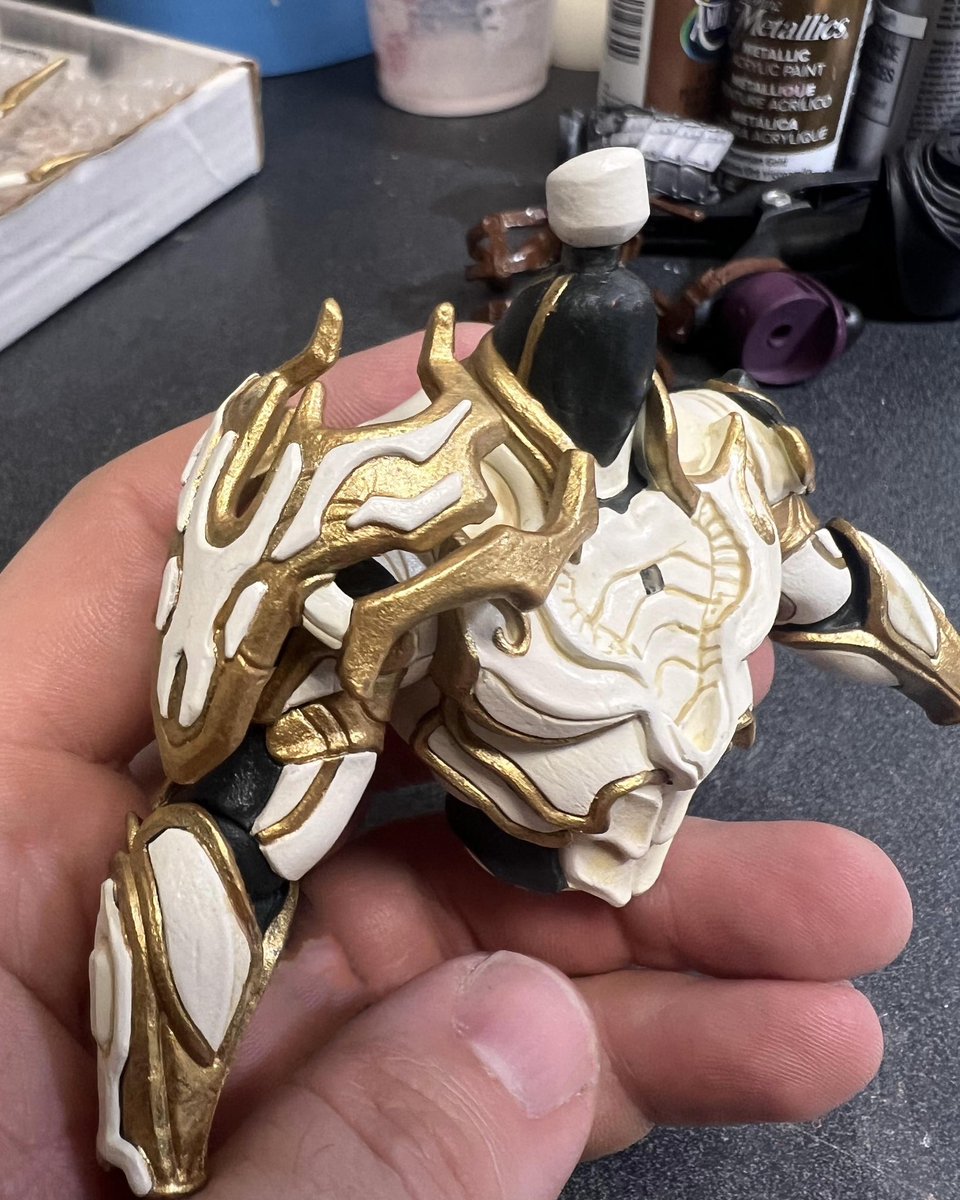 Intricate details and color tones selected make a difference. Here is a prototype piece for the Eternal Guard being painted. Notice the off-white, creamy tones paired with the gold that work so well together. What do you think? 

#actionfigurecollector #actionfigurecustom…