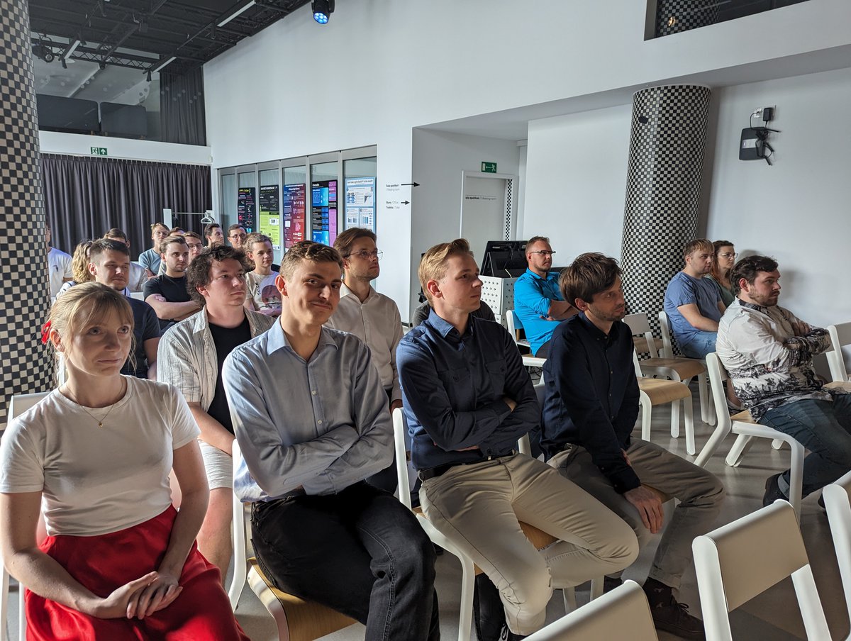 PWrAILab's tweet photo. Niezapomniane spotkanie absolwentów kierunku sztucznej inteligencji i data science! Pięć roczników, łącznie 153 absolwentów. Spotkaliśmy się, by świętować i wspominać wspólne chwile spędzone na uczelni i poza nią. Atmosfera była niesamowita! https://t.co/Djn4TPvZ6T