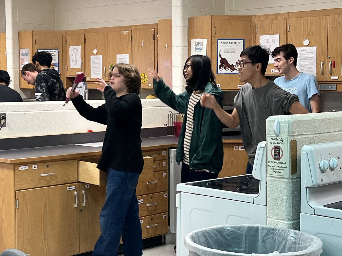 freedomhs_cte's tweet photo. Ms. Anyaugo’s Culinary Arts students are on a kitchen scavenger hunt today! Can you find the tool and identify it’s purpose? Ready, Set, Go! #CTE @LCPScte https://t.co/hzjlLDxr5F
