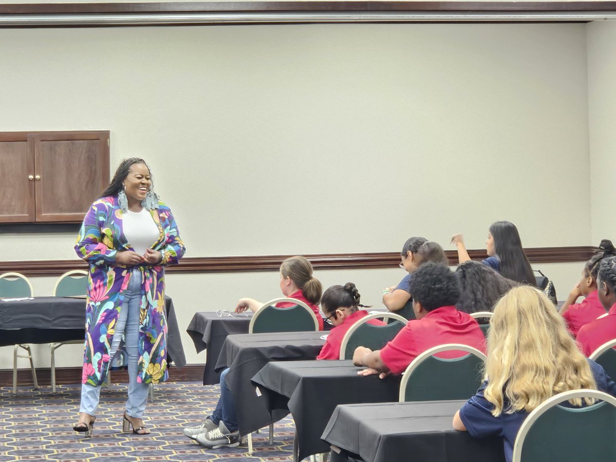 Explore Ramsey tweet media