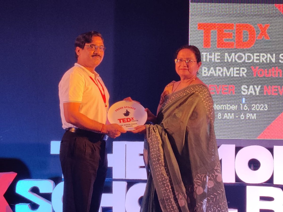Token of Love from the most #humbled #personality, Navneet Bakshi Pachauri, during #TEDx event.

#TED #TEDx2023 #tedxspeaker #tedxtalks #barmer #Dinesh #patel #DineshPatel #dineshkunwarpatel #robot #shalu #robotshalu #robotics #robotteacher #indian #humanoid #india #tedxevents