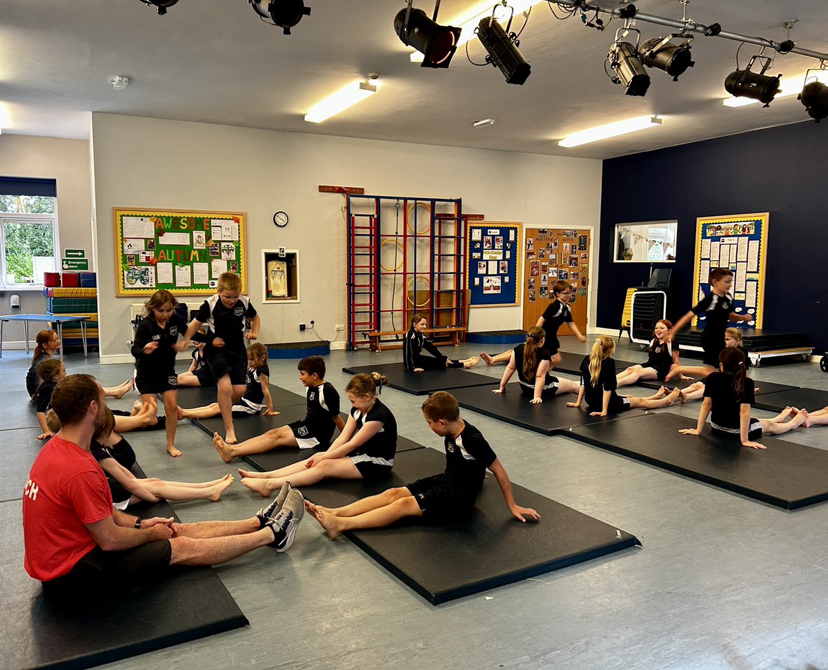 BrabynsPrep's tweet photo. Brabyns’ Gym club members are enjoying a lively warm up before tonight’s session. #BPSEngage #BPSAchieve #ACECoaching #gymnastics https://t.co/P4PzgbSAOp