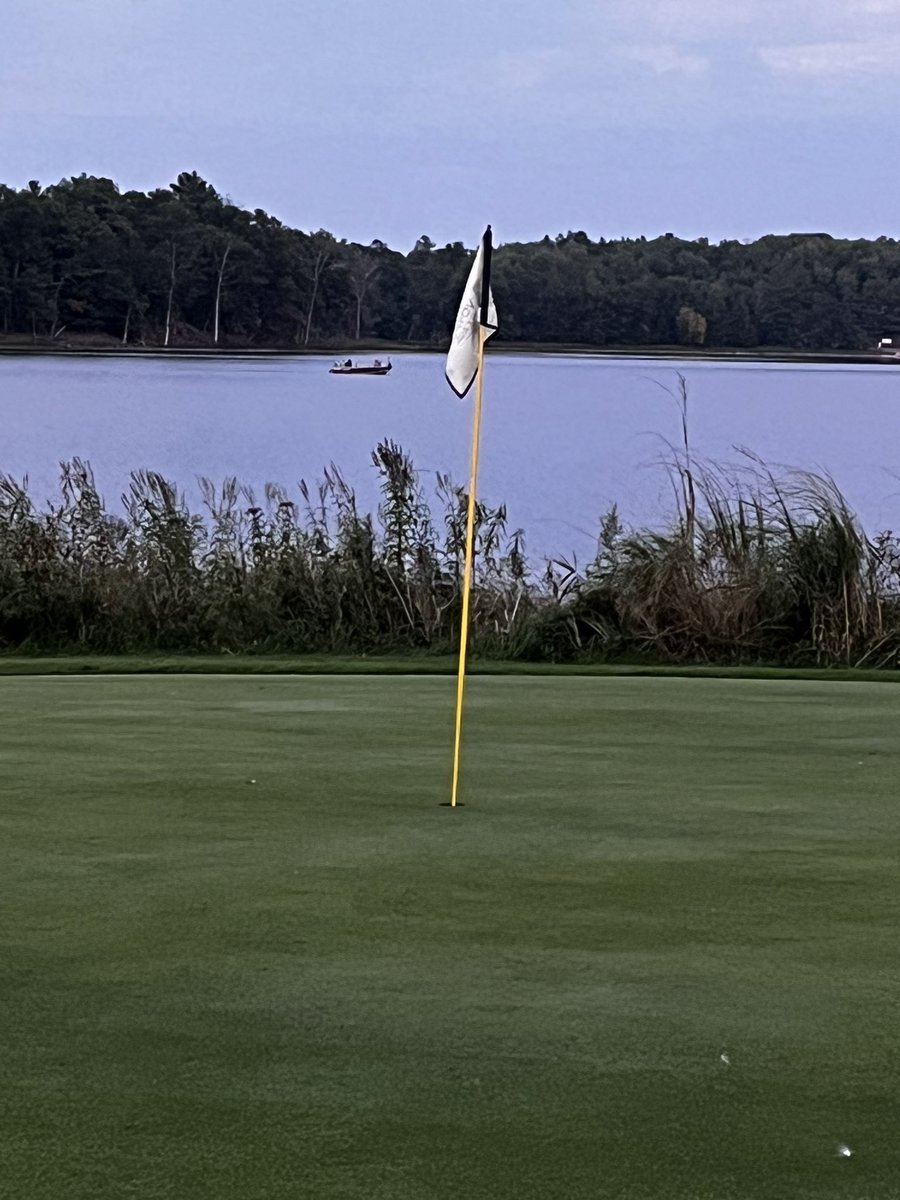 VoyagerGolf's tweet photo. #picaday160 9 holes and then plenty of time to catch some dinner! https://t.co/MUjqYDhjxY