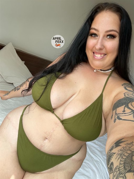 Do I suit green? ?✅ https://t.co/VAPSvmWwxn