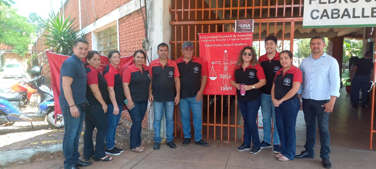derechouna1889's tweet photo. #LaUNAEnParo 🔴𝗣𝗲𝗱𝗿𝗼 𝗝𝘂𝗮𝗻 𝗖𝗮𝗯𝗮𝗹𝗹𝗲𝗿𝗼, 𝗣𝗿𝗲𝘀𝗲𝗻𝘁𝗲!
Pedro Juan Caballero, también se une se une a las movilizaciones, exigiendo un presupuesto digno para la @una_py 

La Educación Superior no se negocia!

#DerechoUNAPresente
#SiAlPresupuestoParaLaUNA https://t.co/RJiLJWN8Q9