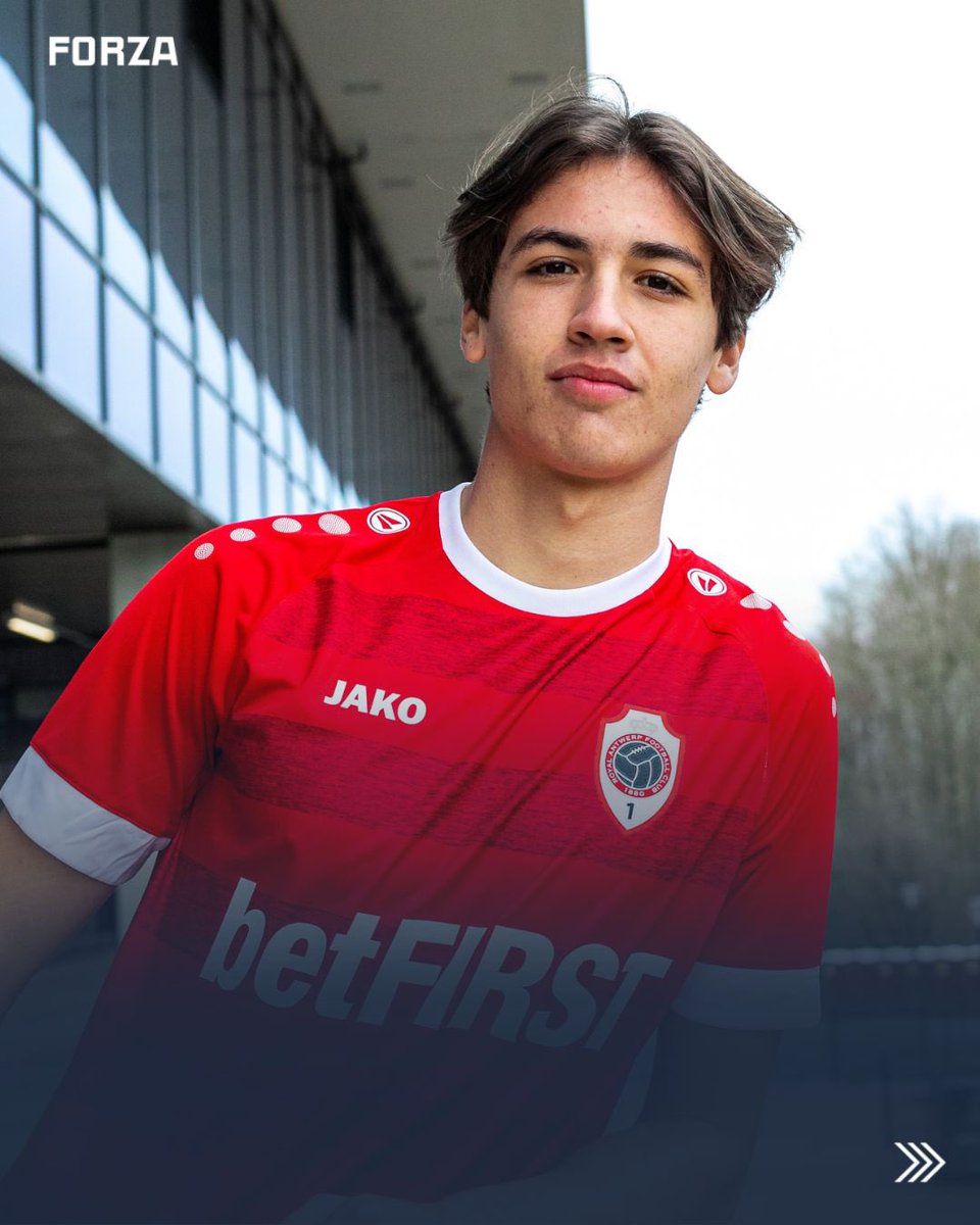 Fresh talent alert ⚠️ Welcome to the Forza Family Milan Smits 💙
#ForzaMilan