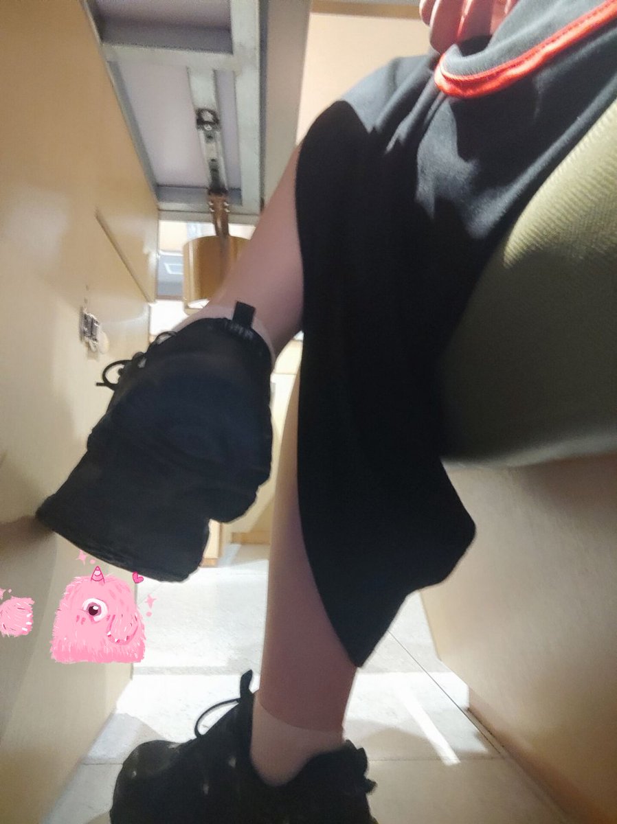 nacy0112's tweet photo. 真的很爱男生被要求跪在地上的样子，yin了，狠狠地戳到XP了 https://t.co/cSqgDipz4I
