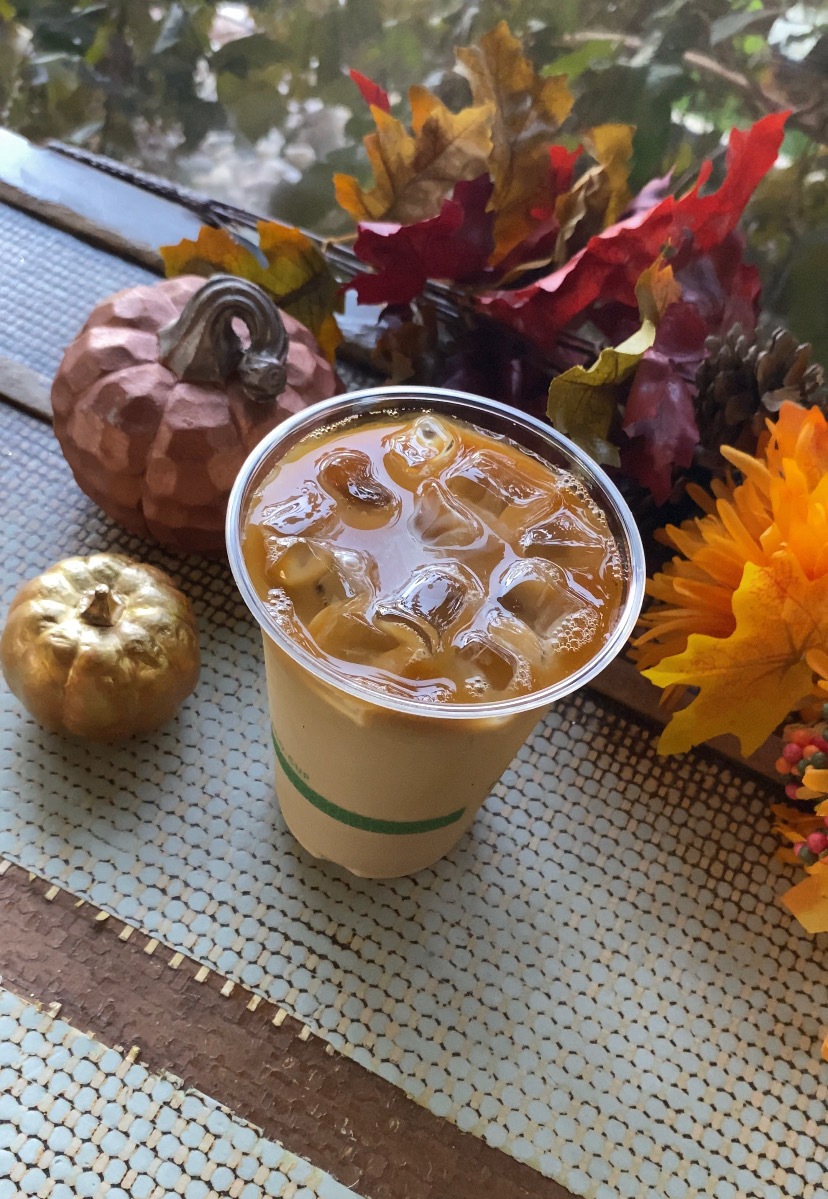 cafehaven's tweet photo. Spice things up! Try one of our pumpkin spice drinks from our fall menu!
#SpiceThingsUp #FallMenu #PumpkinSpice #DeliciousDrinks #AutumnFlavors #SeasonalFavorites #WarmBeverages #CozyVibes #FallSpice #shpk #shpklocal #cafehaven #supportlocal #yeg #yegeats #coffeelover https://t.co/Orc1huTICp
