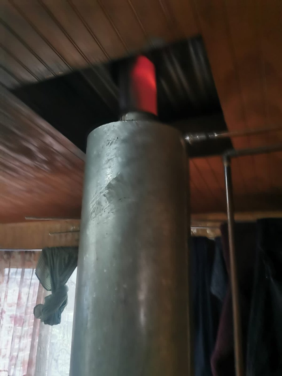 10 emergencias de tipo estructural van en lo que va del mes, entre ellas 6 alarmas de incendio. 

Hacemos un llamado al uso correcto, limpieza y mantenimiento de las estufas a combustión o artefactos eléctricos.