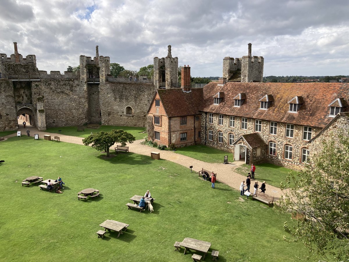 Howe Lab (@cjhowelab) on Twitter photo As a tradition in the Howe Lab we have a day out at least once a year (aka ‘lab jolly‘). Today, we visited the historic and pretty #FramlinghamCastle (managed by <a href="/EnglishHeritage/">English Heritage</a>) and refuelled with food and local ales after! As a tradition in the Howe Lab we have a day out at least once a year (aka ‘lab jolly‘). Today, we visited the historic and pretty #FramlinghamCastle (managed by <a href="/EnglishHeritage/">English Heritage</a>) and refuelled with food and local ales after!