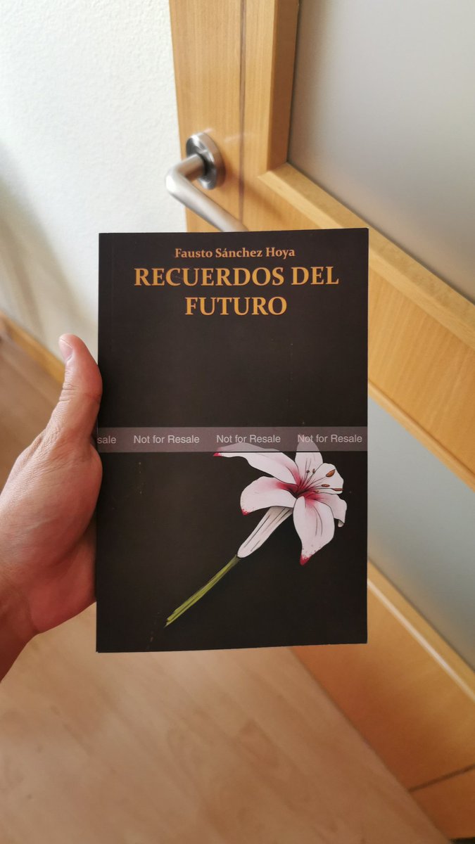 Fausto_1802's tweet photo. Hoy me ha llegado la prueba de impresión del libro que he escrito y estoy súper contento. Tenía unas ganas enormes de verlo en físico. Es que mirad la portada que mi ha hecho Eli asjhshfksjdjd☺️ https://t.co/SaGp34crDC