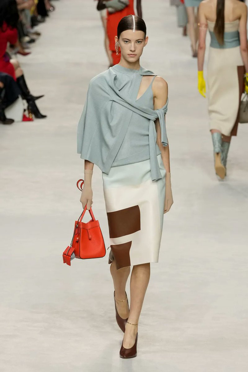 XFashion's tweet photo. Something of Mondrian @Fendi #MFW

Fendi Spring 2024 Ready-to-Wear

via @voguemagazine https://t.co/fbkqW9OCap https://t.co/jsKs6rdsOb
