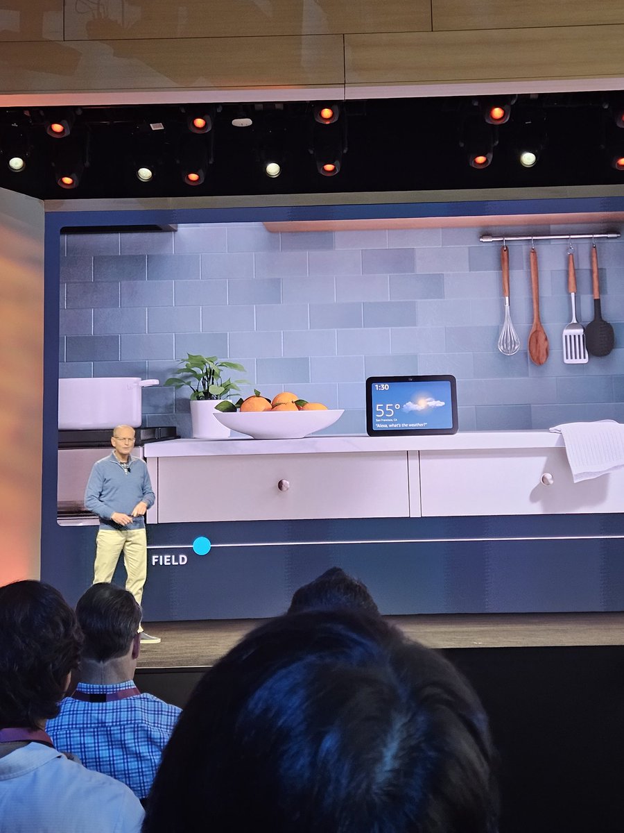 bobodtech's tweet image. Nice refinements in @amazon Echo Show 8 with screen content changing based on how near or far you are from the screen. #AmazonEvent