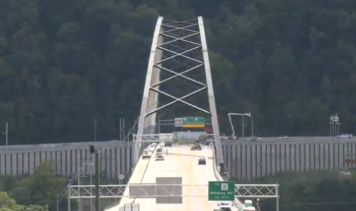 Look4Little's tweet photo. One bridge, two towns...

The Ohio Valley celebrates the bridge connecting Wellsburg to Brilliant.

Join us on @WTRF7News at Noon where we'll have team coverage with what you need to know about today's big event.

Plus we'll tell you when the bridge will open to motorists. https://t.co/GH04sV6xLn
