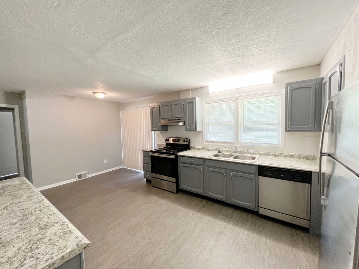 ScudoRE's tweet photo. Just Listed for Lease! New home for rent in Kansas City, MO. Visit https://t.co/z3LOXIXhqU to schedule a showing. https://t.co/b9No6HMB2Q #justlisted #forlease #scudo #realestate #residential #house #kansascity #missouri https://t.co/V9rOQ4duY3