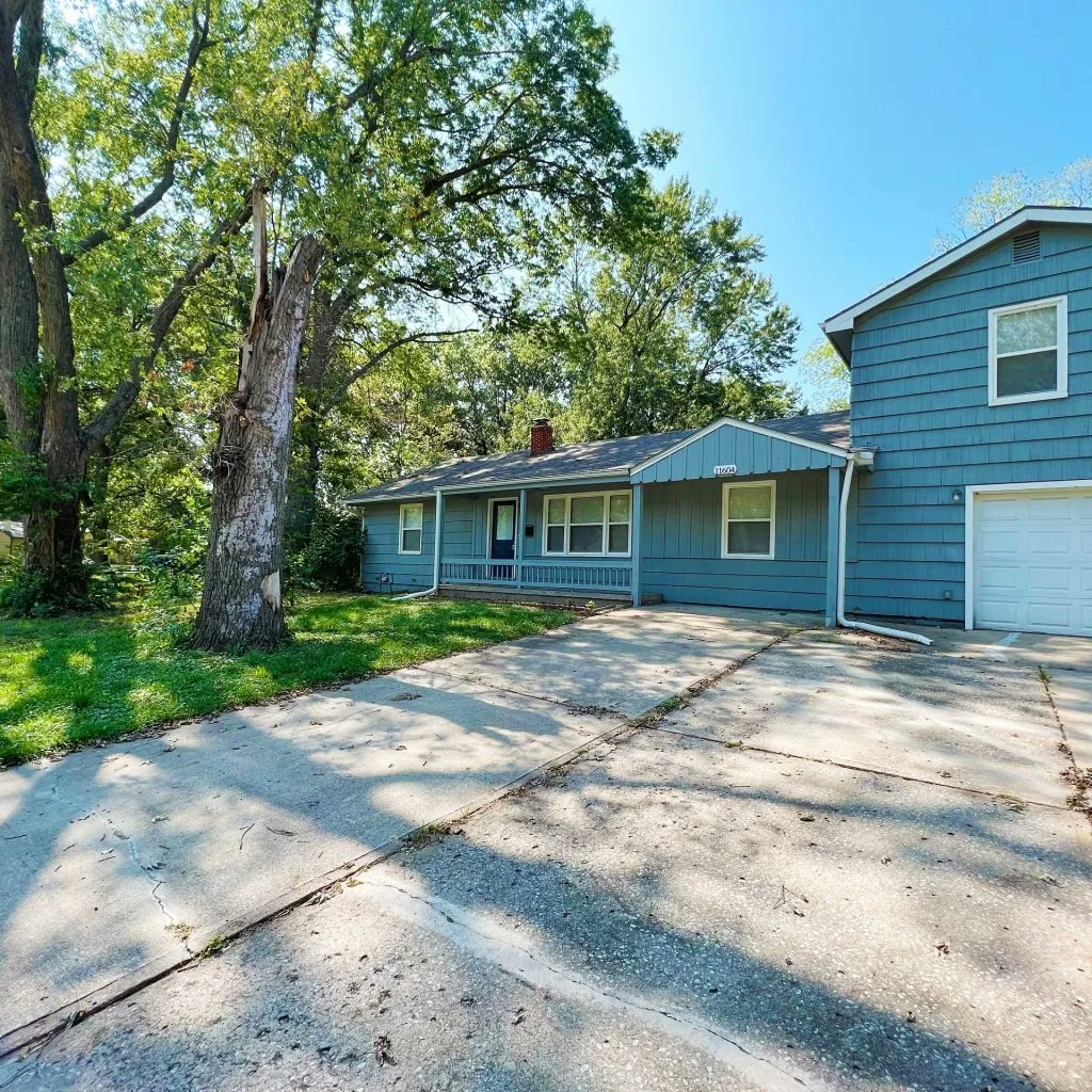 ScudoRE's tweet photo. Just Listed for Lease! New home for rent in Kansas City, MO. Visit https://t.co/z3LOXIXhqU to schedule a showing. https://t.co/b9No6HMB2Q #justlisted #forlease #scudo #realestate #residential #house #kansascity #missouri https://t.co/V9rOQ4duY3