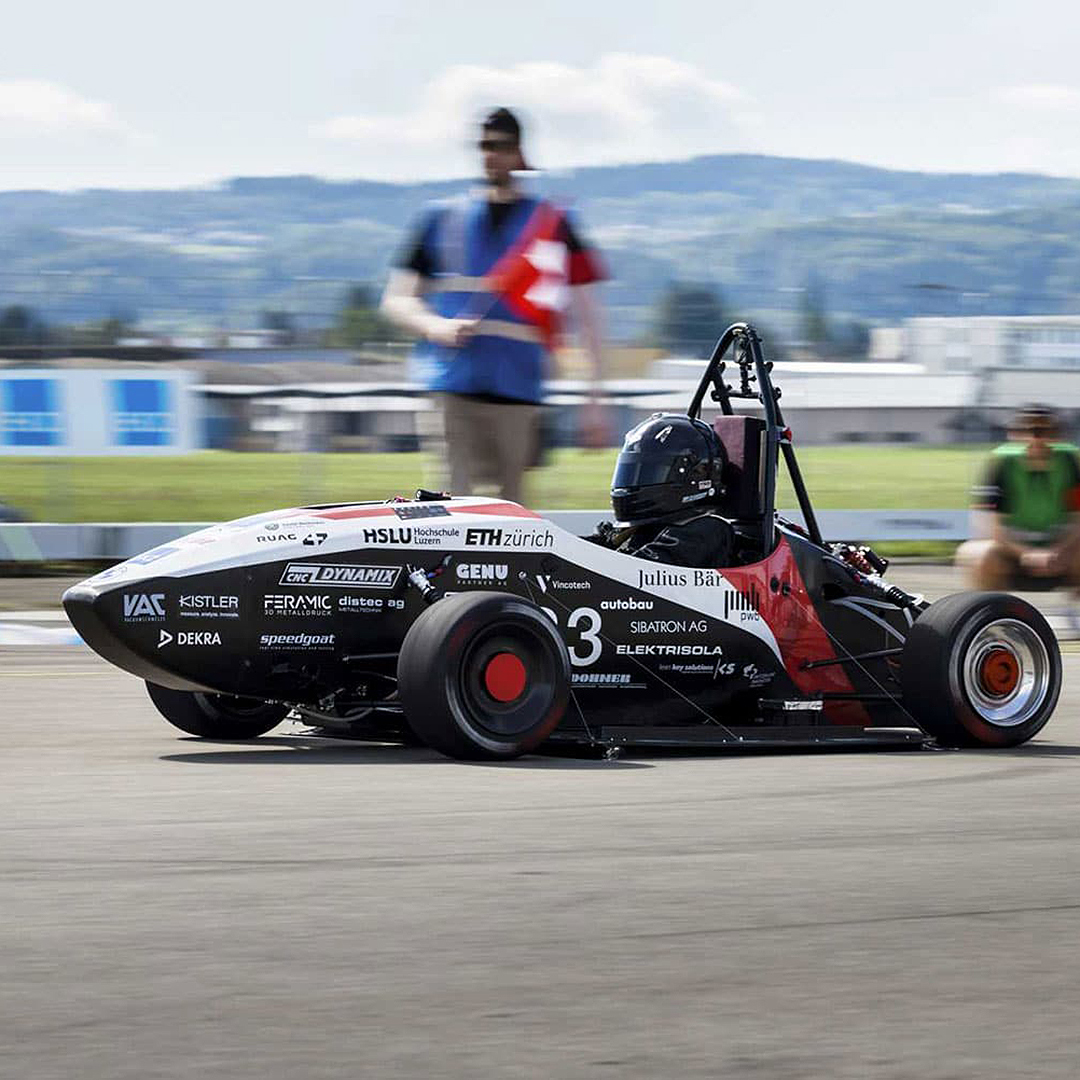 0-100 kph (62mph) in less than 1 second! Students in the Academic Motorsports Club Zurich (AMZ) recently broke the world record for electric vehicle (EV) acceleration, reaching 100 kph in just 0.956 seconds. Read the @autobodynews article here: autobodynews.com/on-the-lighter…