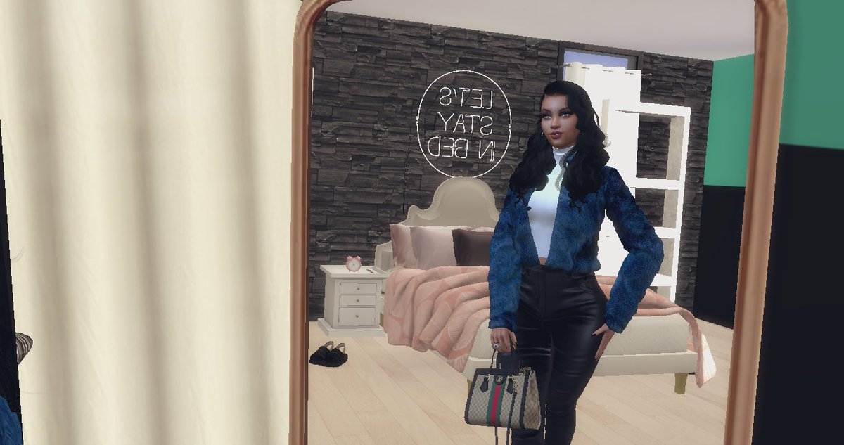 SimSimmaGirl's tweet photo. I love Blue 💙 https://t.co/PGFVm4h5Z7