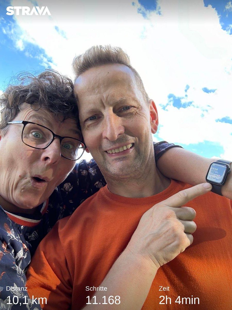 derSchniep's tweet photo. Heute 10k geh Training, um die #FrauohneTwitter an den Legend of Cross zu gewöhnen. 😂👍 #alleswirdgut Team #bummelletzter #legendofcross https://t.co/ml9Y7jOyeD