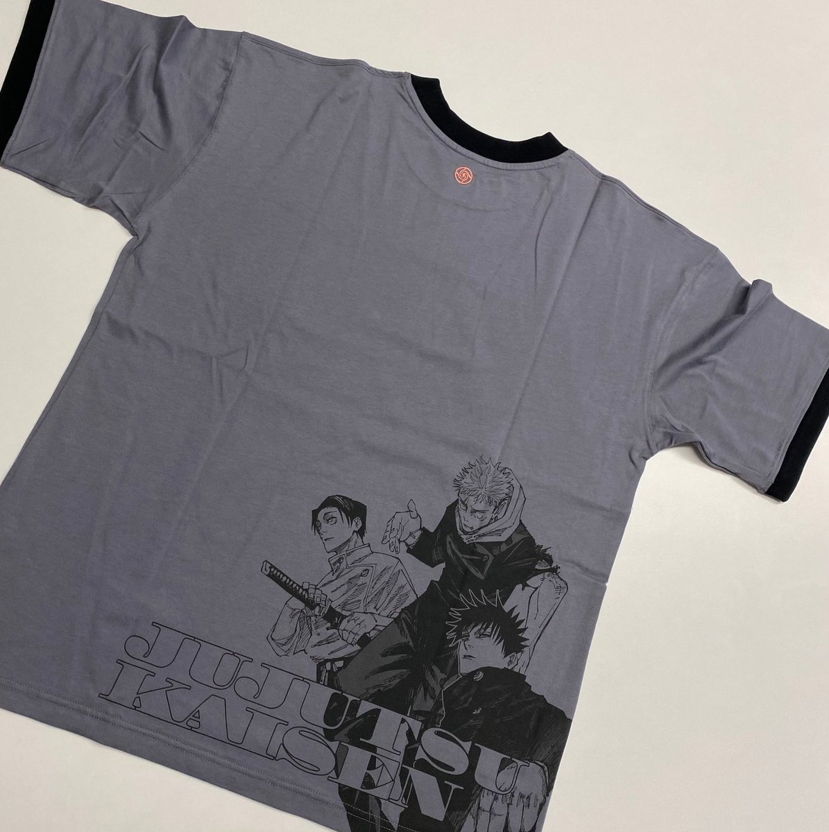 ki_oon_Editions's tweet photo. [ CONCOURS ] Pour fêter la sortie du tome 20 de #JJK et la saison 2 de l'anime, Ki-oon vous offre 2 t-shirts made in Japan, 100 % approuvés par les exorcistes 👀

Pour participer :
Liker + RT Follow @Ki_oon_editions 

2 gagnants tirés au sort
TAS 12 juillet 🍀 https://t.co/6oA3Iy3JHJ
