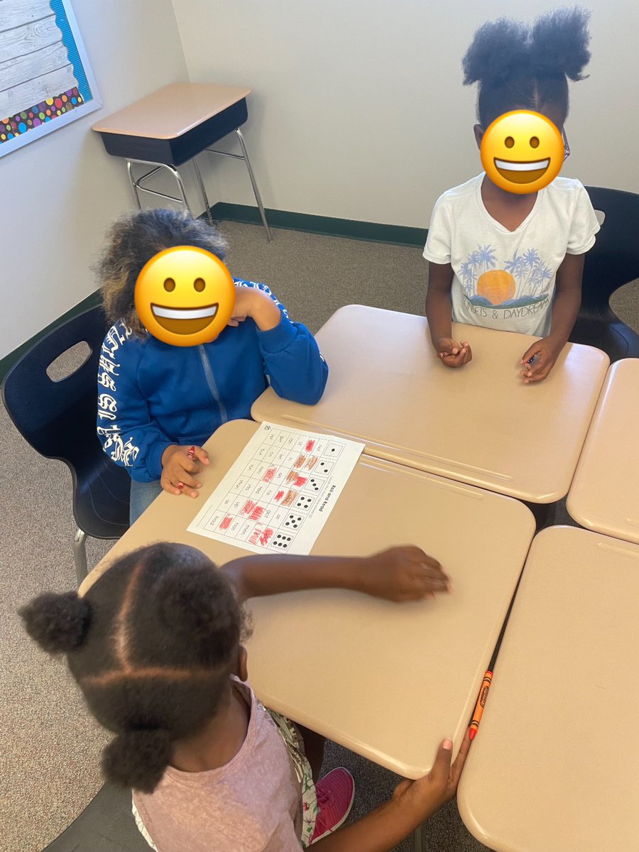 AprilAdams005's tweet photo. Using @UFLiteracy Roll and Read to review phonics patterns makes learning fun! https://t.co/k7fLxhL0xI