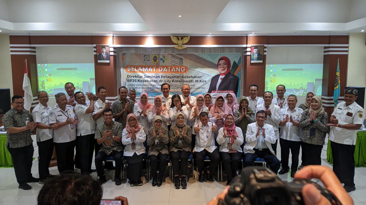 dinkespati's tweet photo. Rabu (20/9) Direktur Jaminan Pelayanan Kesehatan (Dirjampelkes) Badan Penyelenggara Jaminan Sosial (BPJS) Kesehatan, dr. Lily Kresnowati, M.Kes, mengadakan kunjungan di Puskesmas Trangkil dan RSUD RAA Soewondo.

#bpjskesehatan
#pelayanankesehatan
#dinkespati https://t.co/VWutirtN5d