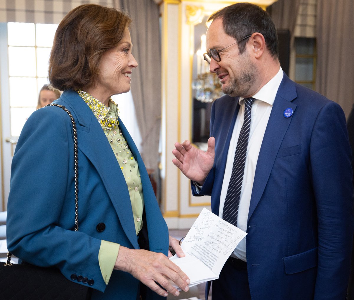 Historisch moment. Ons land ijvert al jaren voor betere oceaanbescherming. Vanavond ondertekenen we het BBNJ-verdrag dat bescherming in internationale wateren mogelijk maakt. Na 17 jaar onderhandelen.

Ons doel: 30% van de oceaan beschermd gebied tegen 2030. #30x30 #UNGA78
