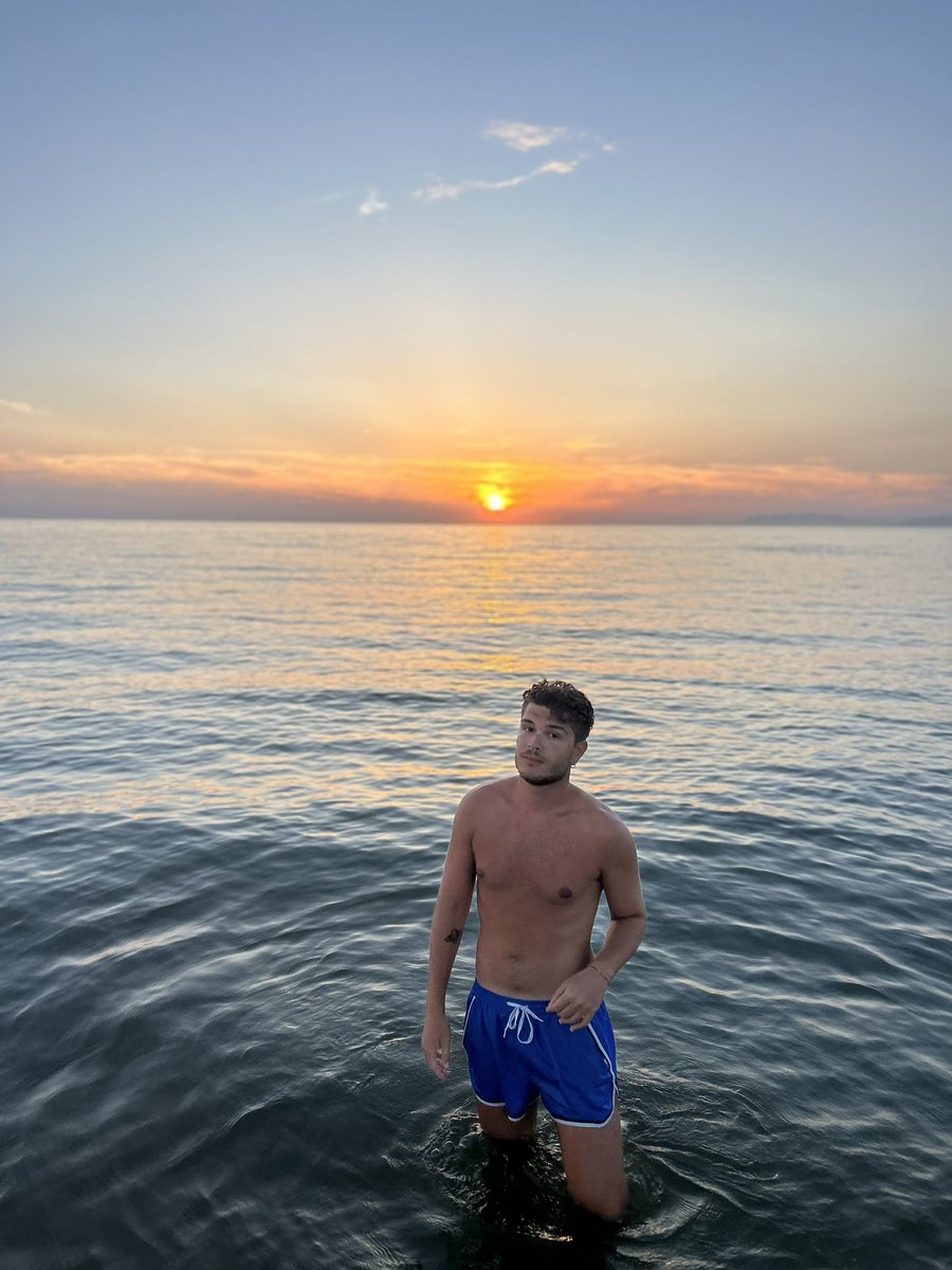 f3d3_00's tweet photo. #NuovaFotoProfilo ✨ https://t.co/tDDmnEtz0i