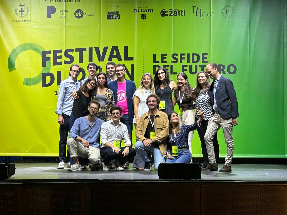 📷 Salutiamo i giornalisti della redazione di <a href="/Open_gol/">Open</a>, ospiti del nostro <a href="/igparma/">InformaGiovani Parma</a> per il primo Festival del giornale online che si è tenuto a Parma nei giorni scorsi.
Pronti come sempre anche noi alle “sfide del futuro”!
#tuttoilnostromeglio