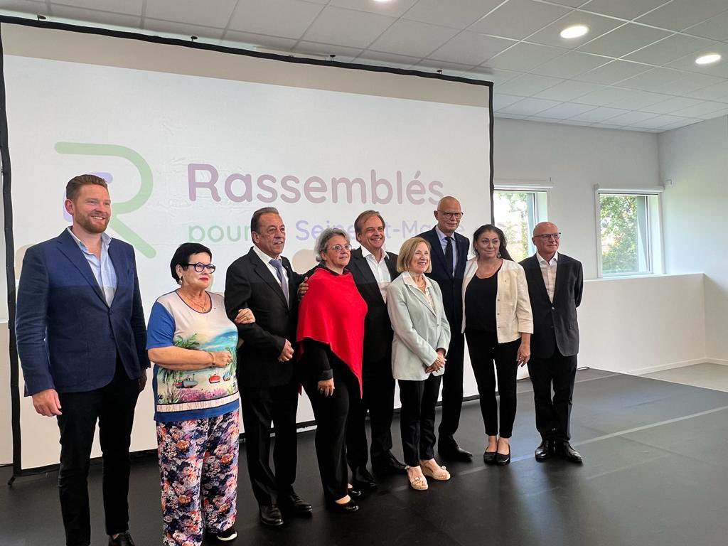 🔵 Dernière ligne droite avant les élections sénatoriales ! 🗳️
⚪️ <a href="/EPhilippe_LH/">Edouard Philippe</a> a rejoint <a href="/louisvogel/">Louis Vogel</a>, candidat dans la Seine-et-Marne, et son équipe pour une journée de campagne à Roissy-en-Brie. Il a notamment exprimé son soutien lors d’échanges avec des grands électeurs.