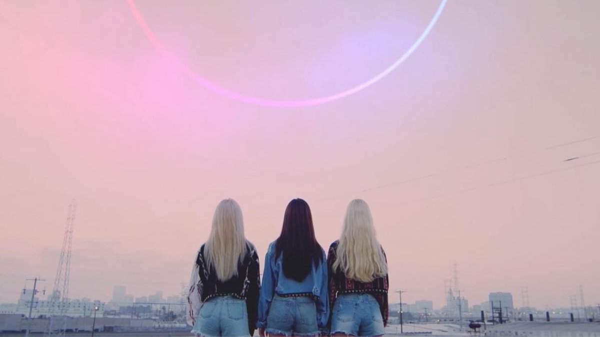 6 years ago today, Odd Eye Circle made their debut with ‘Girl Front’