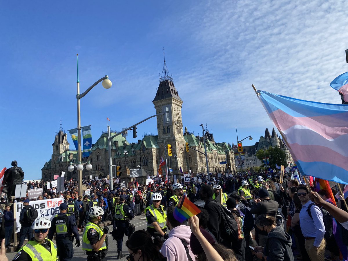 Arturmaks's tweet image. Big crowds marched up to the Hill to protest against the attacks on trans persons. I’m committed to standing up for the human rights of all persons. #TransRightsAreHumanRights