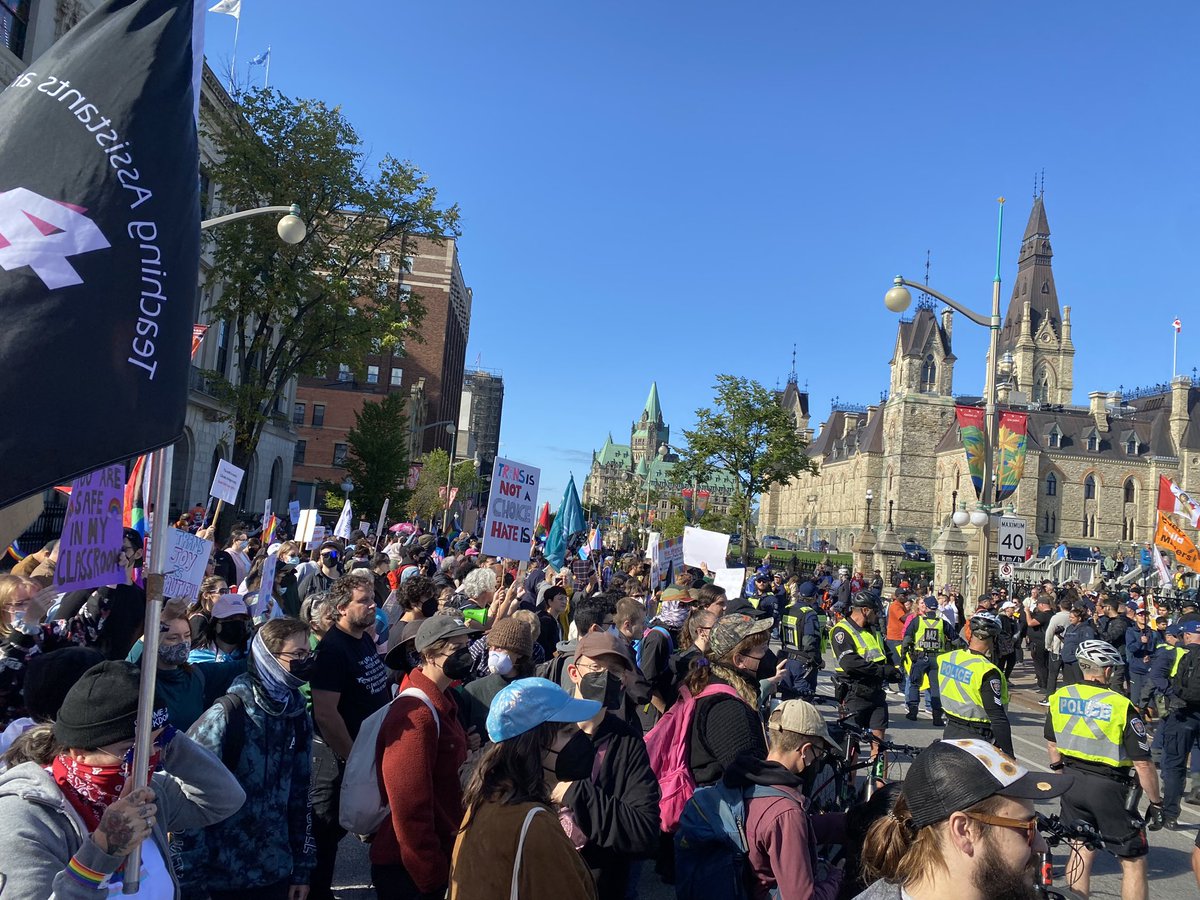 Arturmaks's tweet image. Big crowds marched up to the Hill to protest against the attacks on trans persons. I’m committed to standing up for the human rights of all persons. #TransRightsAreHumanRights