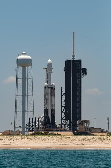 StarFleetTours's tweet photo. Hi friends!
We're starting to take reservations for the next Falcon Heavy Launch viewing charter on October 5. The rocket will launch a satellite for NASA's #phyche mission🛰️🚀
If you're interested, please send us a message 📲 https://t.co/Q48N95GGL2