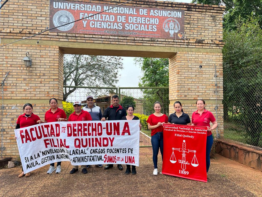 derechouna1889's tweet photo. #LaUNAEnParo 📷𝗤𝘂𝗶𝗶𝗻𝗱𝘆, 𝗣𝗿𝗲𝘀𝗲𝗻𝘁𝗲!
La Filial de Quiindy, se maniesta exigiendo un presupuesto digno para la Universidad Nacional de Asunción

La Educación Superior no se negocia!

#DerechoUNAPresente
#SiAlPresupuestoParaLaUNA
#SomosDeLaUNA https://t.co/SInaDIUIE3