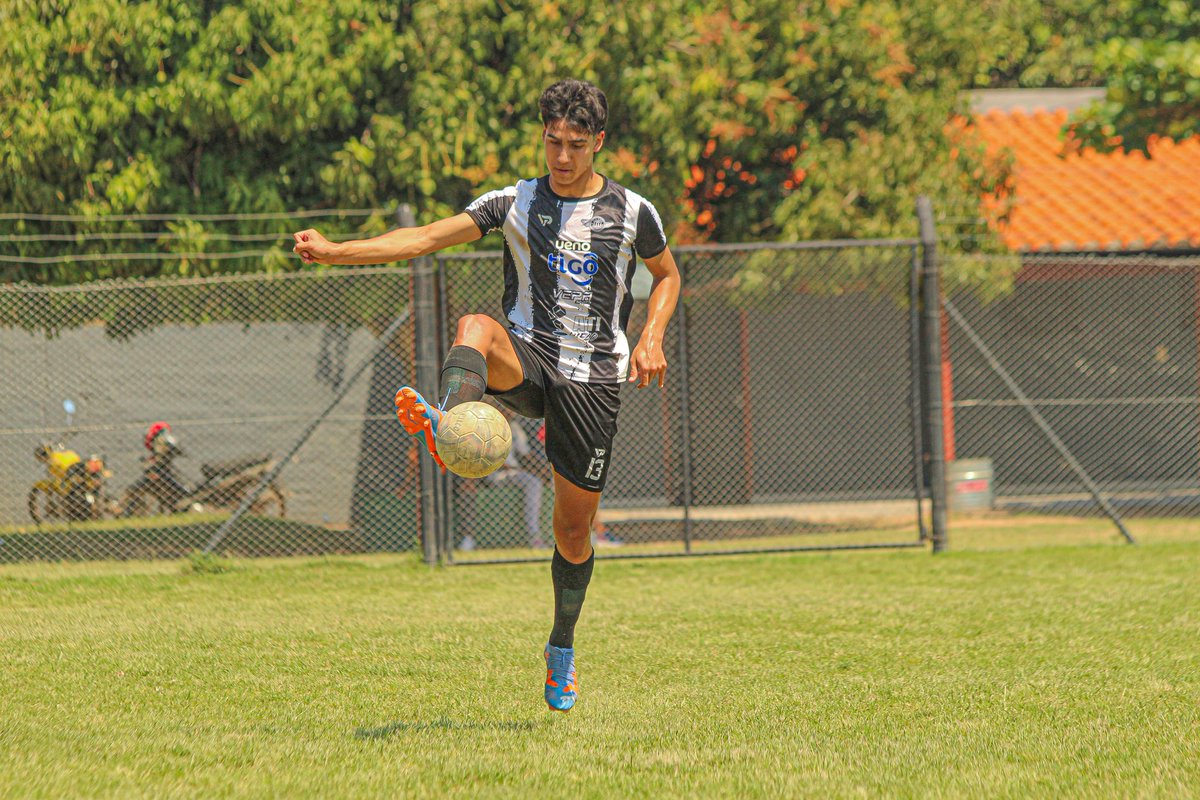 FECHA 18

SUB 18
Imágenes del encuentro ante Atlético Juventud. El encuentro culminó con el marcador 6-0.

PILCOMAYO 6-0 ATL. JUVENTUD

Goles
Fredy Fernández 
Sebastián Rives x2
Alex Dure x3

¡VAMOS PILCO!
¡SOMOS PILCO!

#somospilco #pilcomayo #clubpilcomayo #formativa #sub18