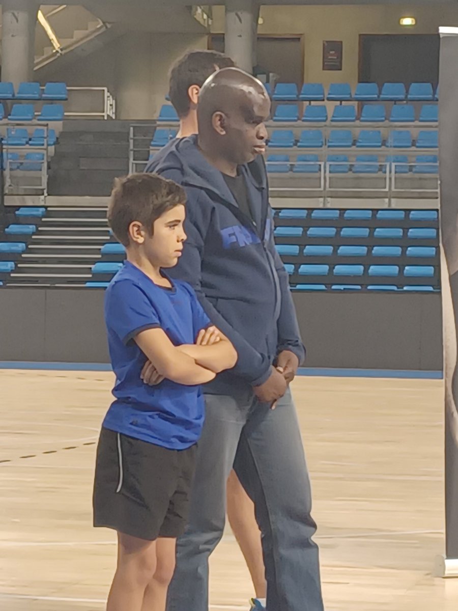 UnssVar83's tweet photo. Merci 🙏🙏🙏 Aladji Ba @ala_dj médaillé #jeuxparalympiques et Christian Cordier de l'association 733 Jesse Owens pour ces moments partagés avec les élèves @unsstoulon @UnssVar83 lors de la #jnss2023 😁
@EAndreassian @Unss_Nice @Departement_Var @NatachaChicot @dasen_sieye @CDOS83 https://t.co/ttOhGqOo25