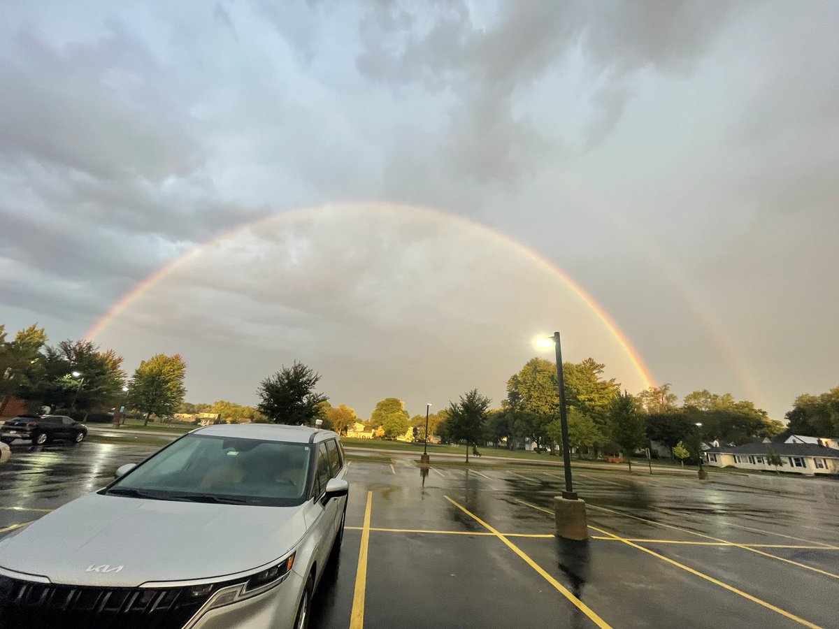 You know it’s going to be a good day when this greets you in the parking lot. 🌈 🤩 <a href="/AHSD25South/">South Middle School</a> #d25ItsPersonal