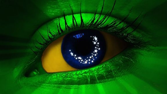 alwayswannacid's tweet photo. eu amo muito ser brasil 

segunda: mãe vendendo ingresso da taylor swift
terça: vp do flamengo mordendo saco de torcedor
quarta: cantora pop chorando pra um papagaio de plastico https://t.co/dzbZvv57JR