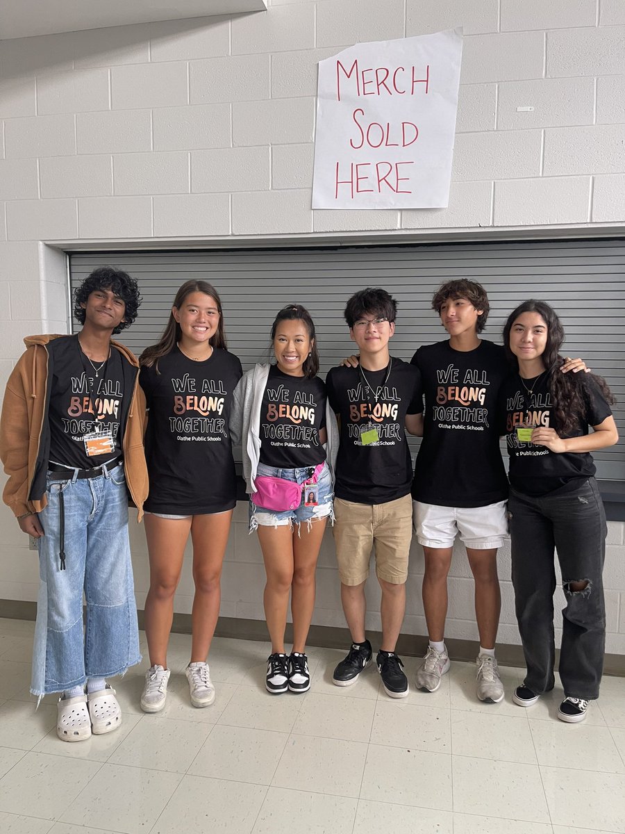 ashleysingharaj's tweet photo. Thank you, @BshsDiversity for hosting! @OlatheWestASU was present for the Diversity Conference today and we are so excited to apply what we have learned about affinity clubs to make a bigger imprint on our community! @OlatheWestOwls @OWNovacekOWLS https://t.co/75MuitifDq