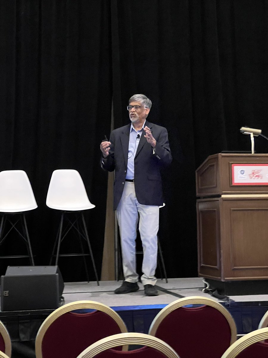 stefanoehrli's tweet photo. Vipin Samar kicks off the second day at #OCW with a session on State of Database Security @oracleace @Accenture #DBSec https://t.co/VsXQy0GQjq