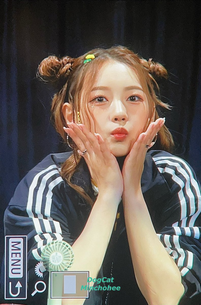 dogcat_sohee's tweet photo. 230920 대면 팬싸 프리뷰

오늘도 사랑스러워🥰

#로켓펀치 #소희
#RocketPunch #RCPC #SoHee
#ロケットパンチ #ソヒ
#BOOM #BOOM_RCPC
@RocketPunch @RCPC_members https://t.co/HXB1rF7SPk