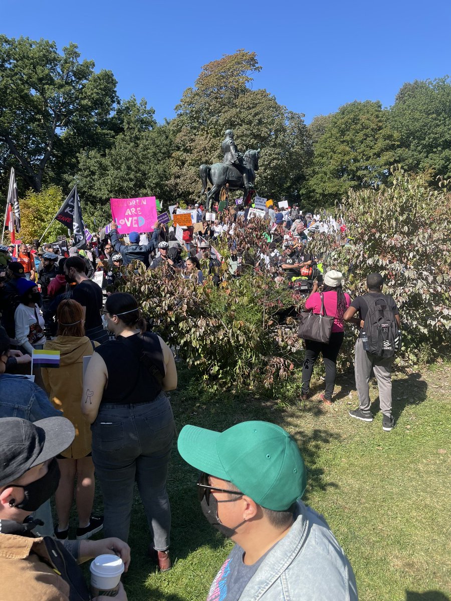 The longer we circle the statue the longer they can’t use the neutral gender washroom! #gohomefacists #transrightsarehumanrights