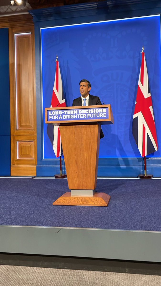 The public dislike "Westminster game-playing and short-termism" says man playing games and making ever more short-term decisions in a desperate attempt to cling to power.

#GeneralElectionNow
#ToriesOut440
#InactionMan