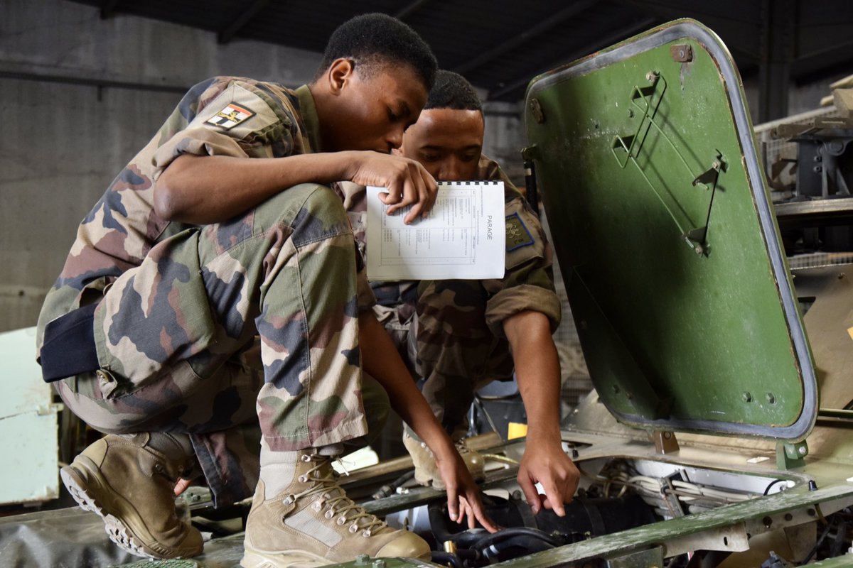 5eDragons's tweet photo. Acquérir des compétences, partie 1. 
 
#SurLeTerrain, les dragons du 1er et du 2e escadron effectuent actuellement leur #FACQ (formation d’adaptation complémentaire qualifiante) sur le véhicule blindé léger (VBL). https://t.co/a93EjG5eIg