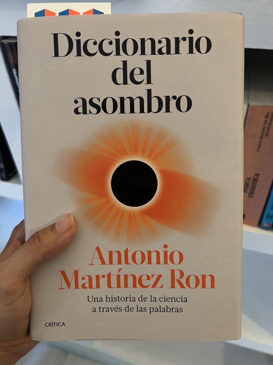 Salí de <a href="/Naukas_com/">Naukas</a> inspirado por la propuesta de <a href="/aberron/">🦋👋🏻</a> en "Diccionario del Asombro". Antonio Martínez Ron explora la historia de la ciencia a través de la creación de neologismos científicos. Solo hay que ver la presentación para percatarse del mimo que le ha puesto🚀🔬