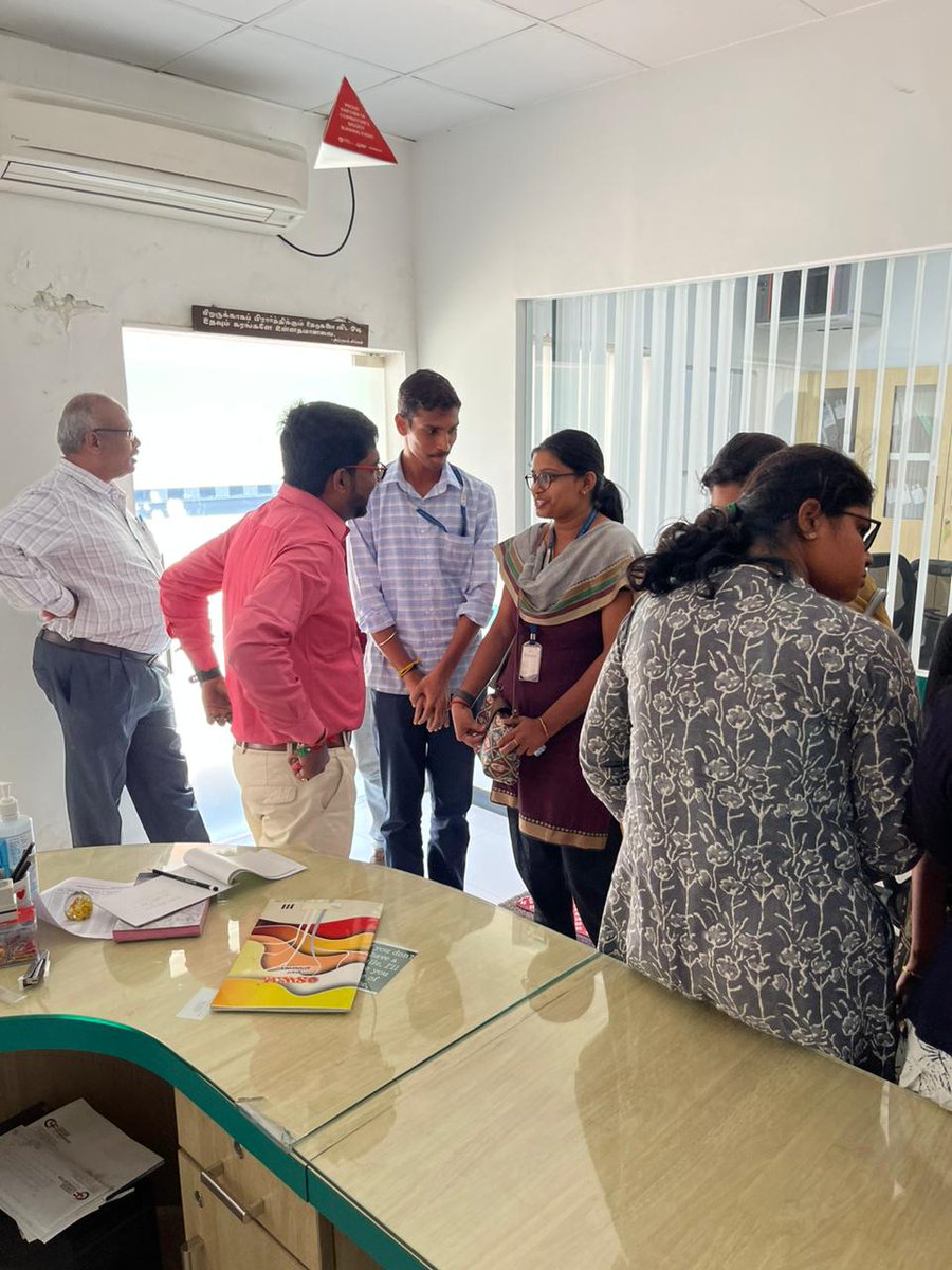 kongusocialwork's tweet photo. Eighth observation of 23PMSW to Coimbatore Cancer Foundation, Coimbatore

Date: 13/09/2023

#kasc #kascmsw #msw #kascsocialwork #socialwork #futuresocialworkers #ccf #cancer #coimbatore #coimbatorecancerfoundation #sungam #PSG https://t.co/iUlSf7uegY