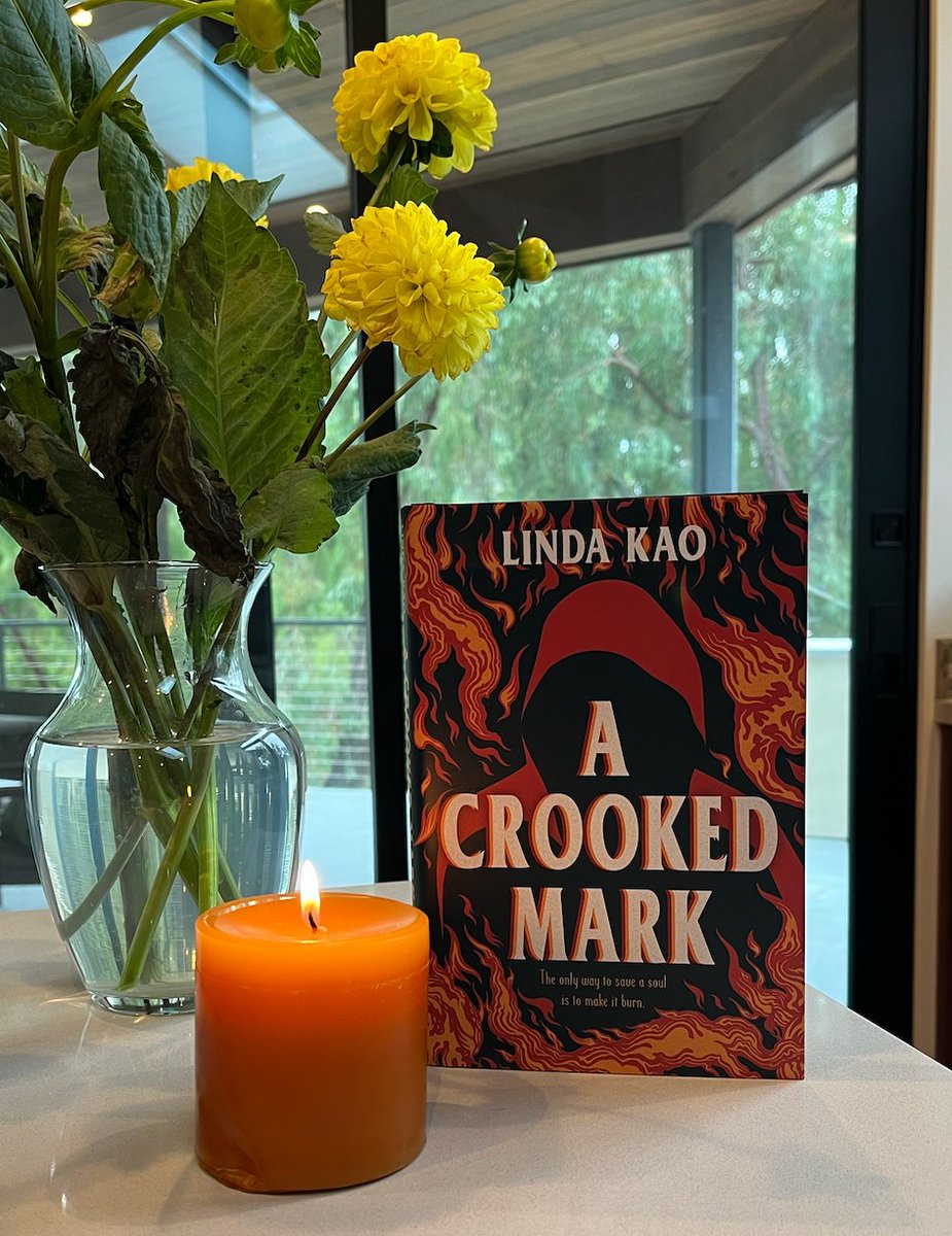 lindalkao's tweet photo. Hard to believe that A CROOKED MARK has been out in the world for three months today! So much gratitude to everyone who has picked up this YA. If you're in the mood for a twisty fall thriller (there's even an apple picking scene!), please check it out! https://t.co/nAlENa0mLJ