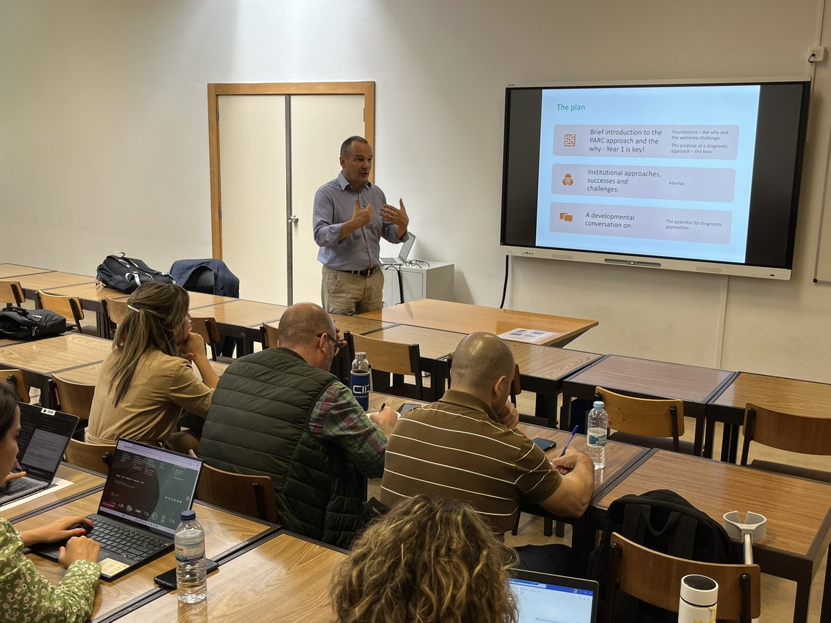 Why do we want to understand our students? @Millluca asking crucial questions to introduce the project on Personalized approaches to resilience and community in #HigherEducation @UMinho_Oficial committed to #studentsuccess enhancementthemes.ac.uk/resilient-lear…